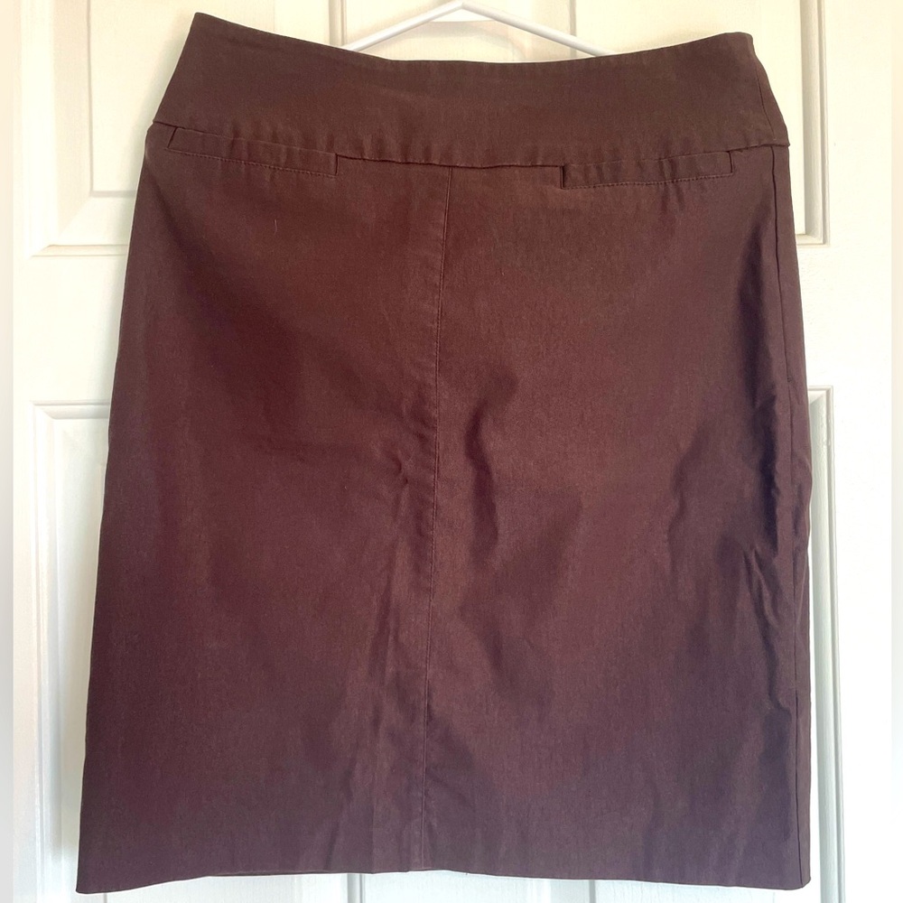Reitmans Brown Stretchy Pencil Skirt - Chocolate Brown - Size 8 petite